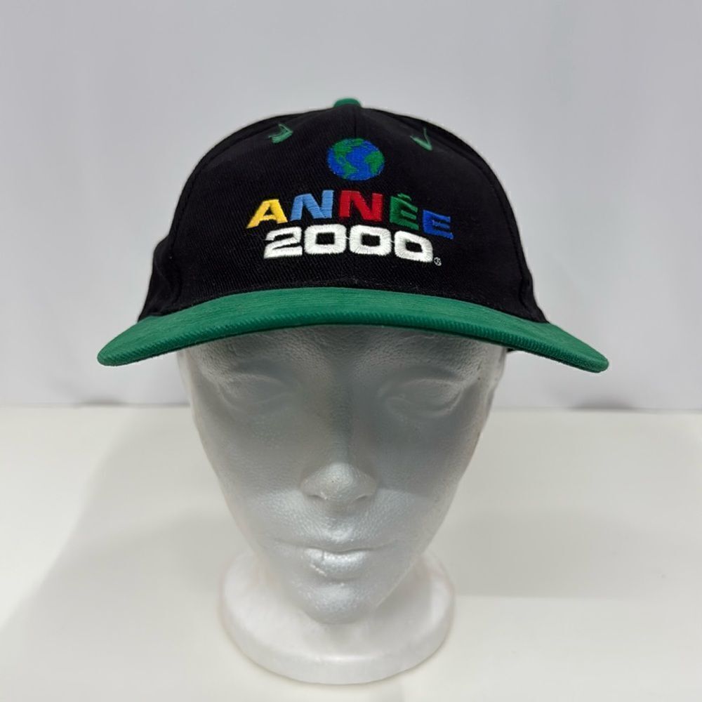 Y2K baseballll cap with adjustable straps